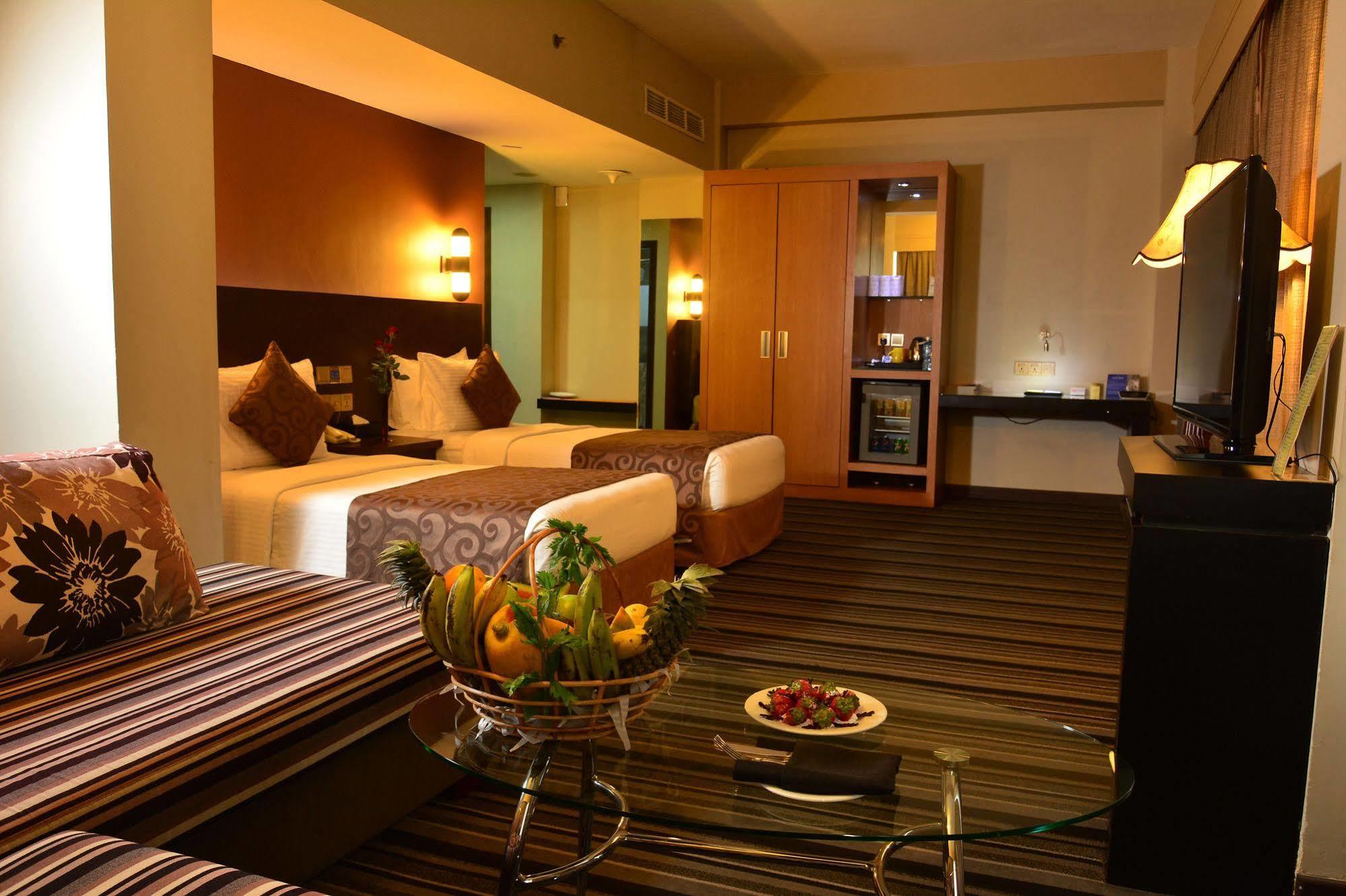 Pearl Grand Hotel Colombo Ngoại thất bức ảnh